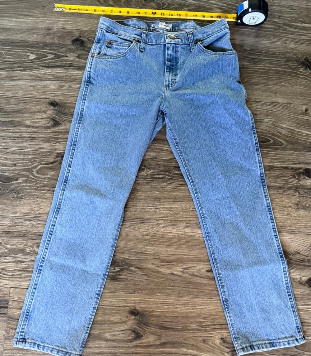 Wrangler Advanced Comfort 47 Regular Fit Jeans Men's 32x30 Light Wash Denim